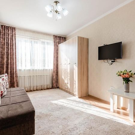 Akvarel Apartment Near Adk Almaty Bagian luar foto