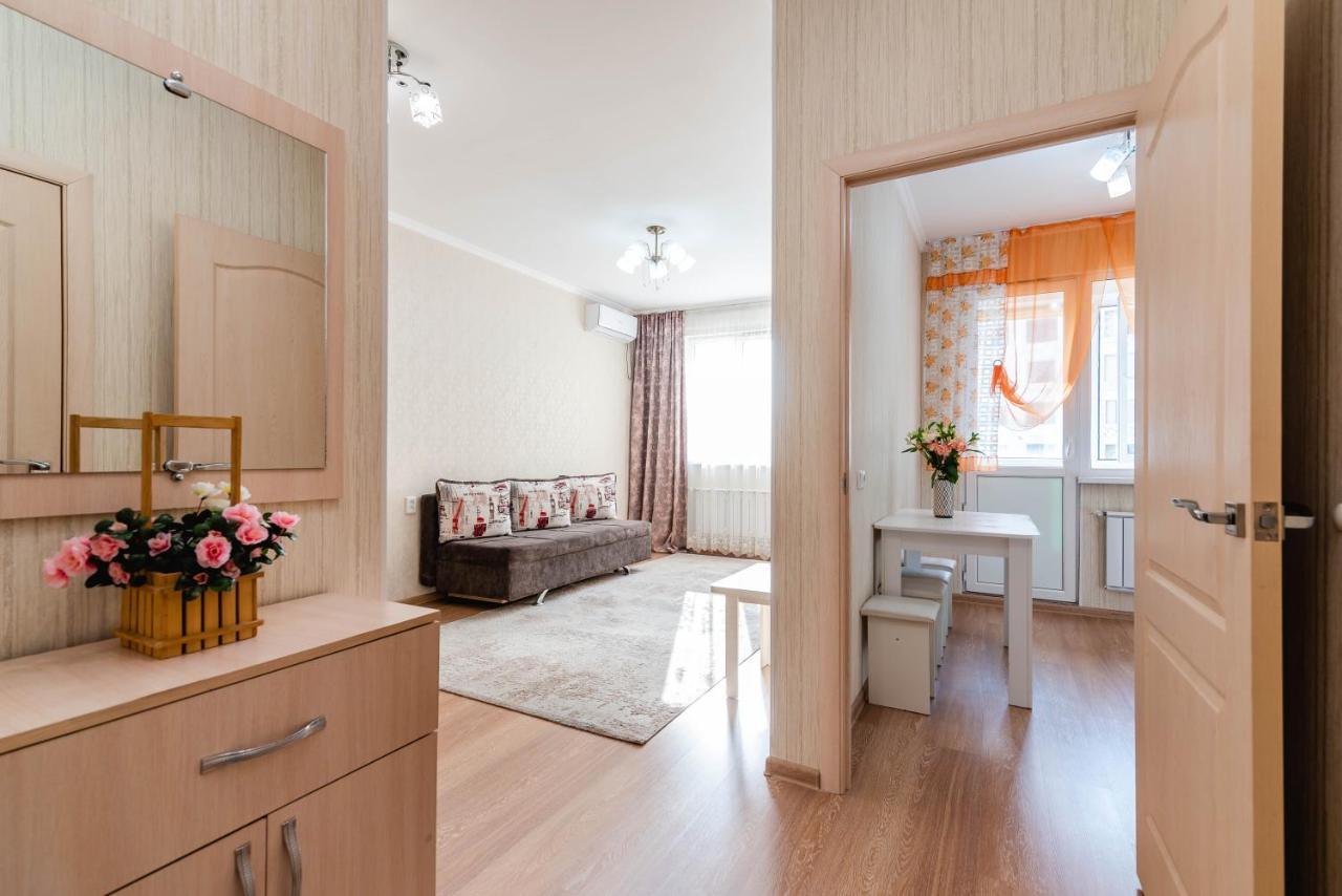 Akvarel Apartment Near Adk Almaty Bagian luar foto
